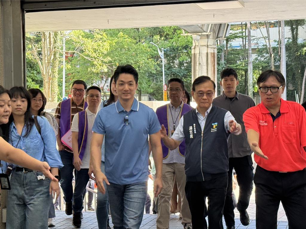 赖瑞隆邀六都大辩论蒋万安响应了：先问陈亭妃意愿民进党高雄市长参选人赖瑞隆昨日