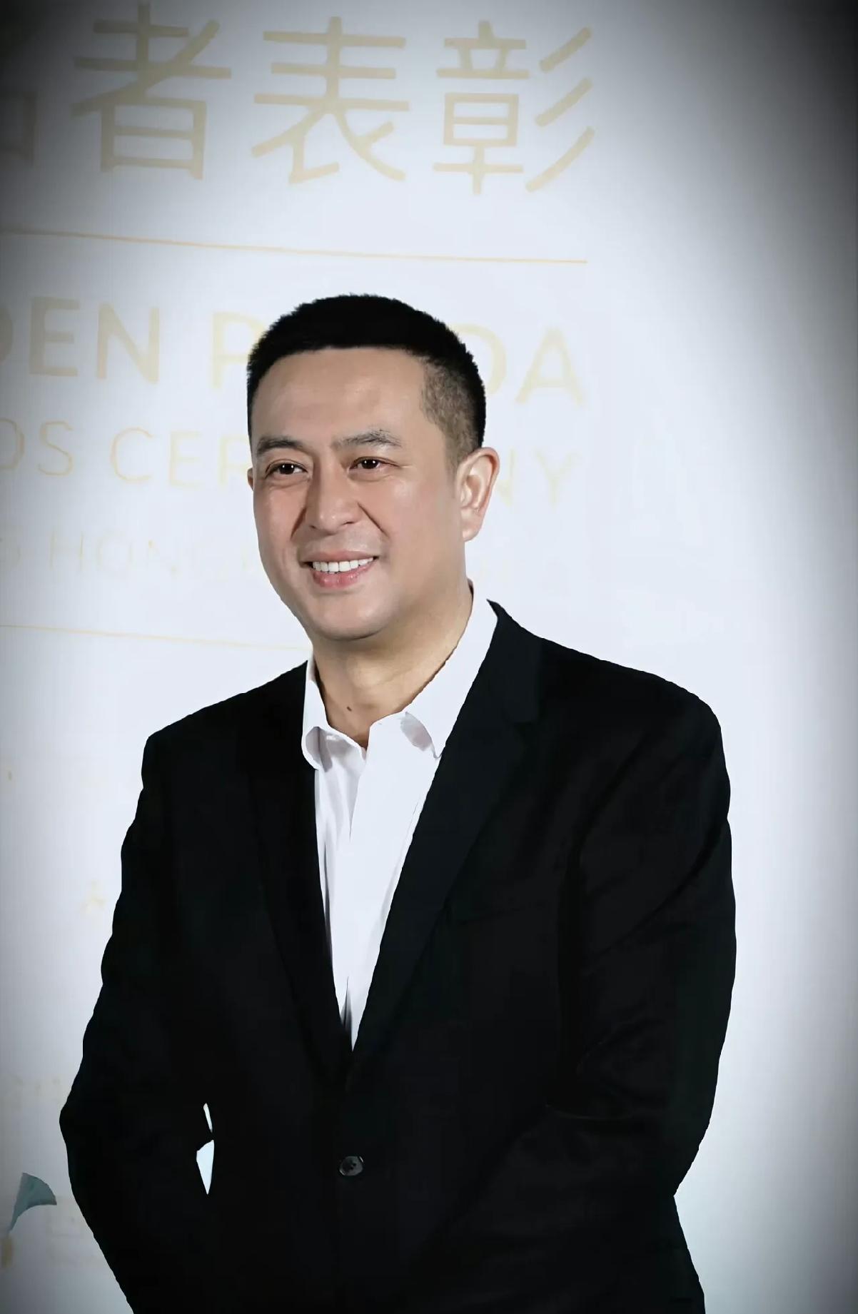 张嘉益说：“现在电视剧市场上这些导演，一圈都是我发小，都是西安出来的，我自己参加