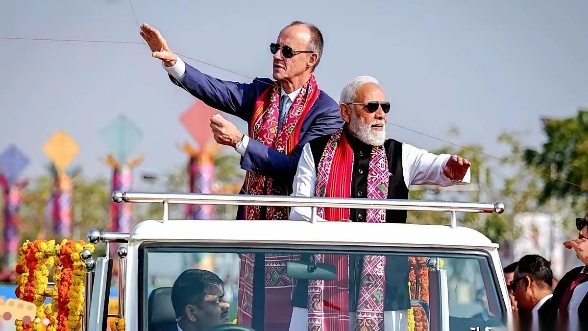 默茨刚当上德国总理，这一脚就把亚洲首访的油门踩到了印度。看着他和莫迪在艾哈迈