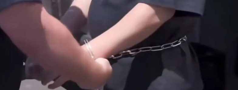 韩国人彻底看清了吧！反华情绪那么高潮，到头来被美国打脸了。对待他们像对待牲口