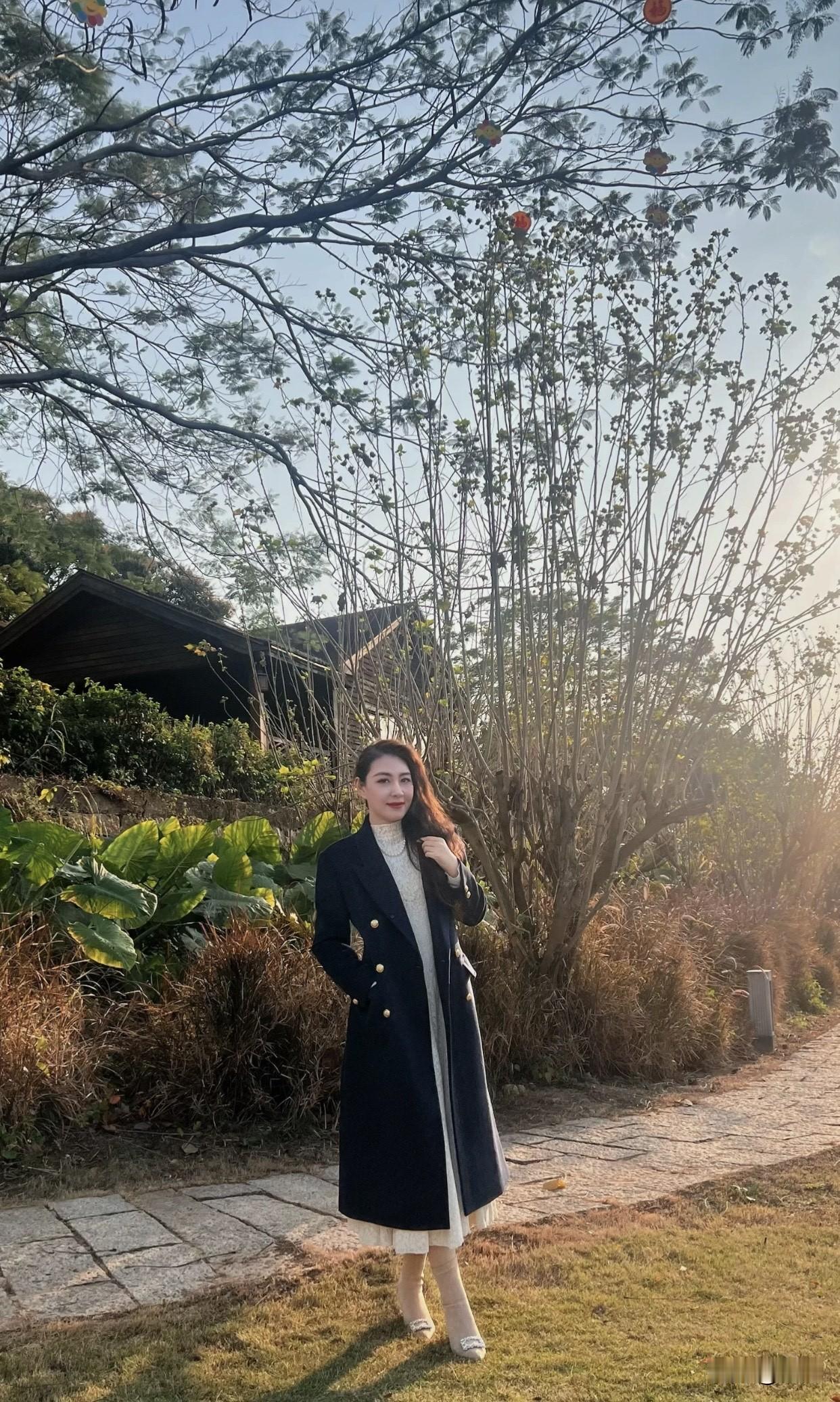 你认为什么样的中年女性最有魅力经济独立的中年女性，能自己养活自己。