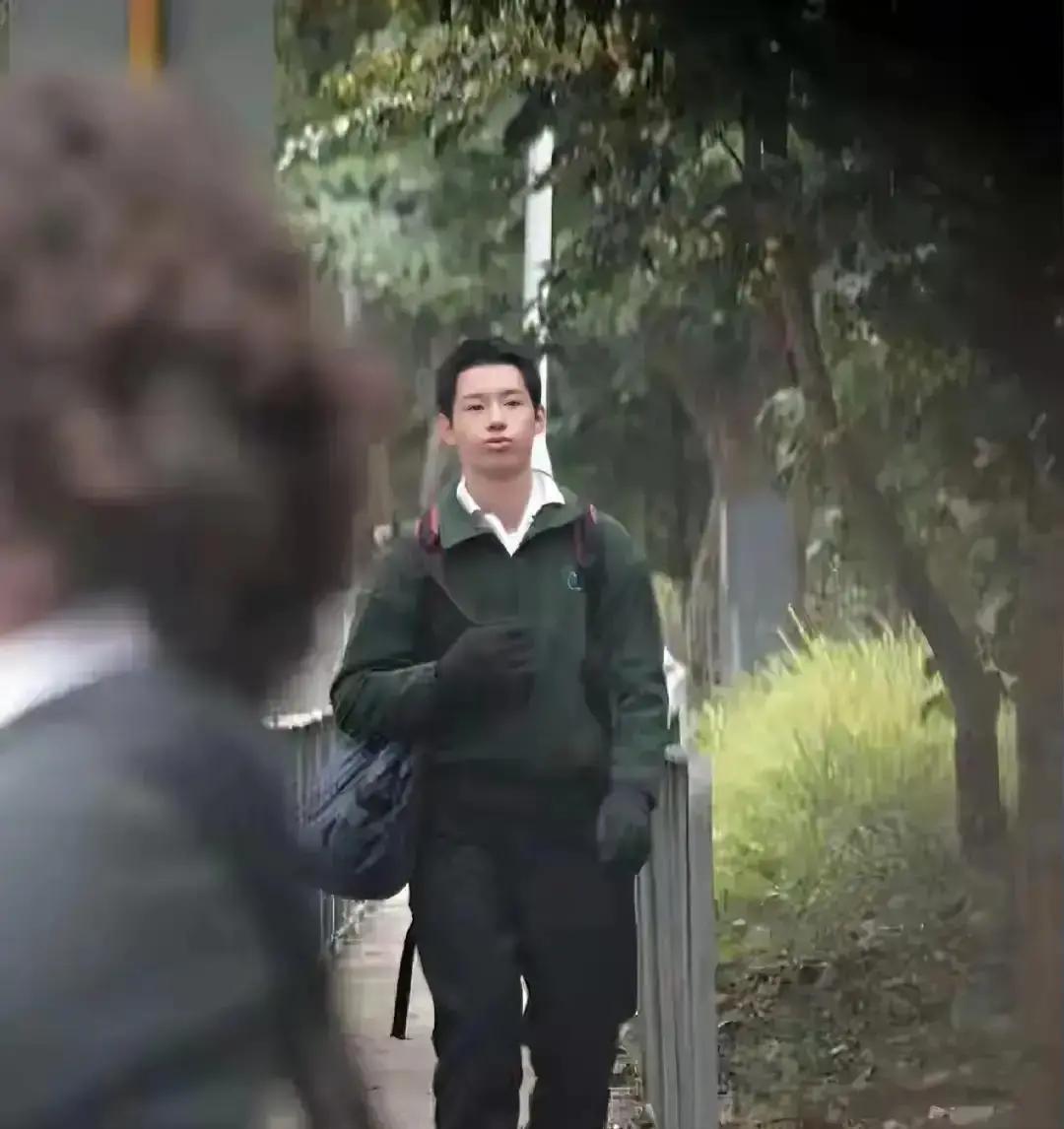 牛津AI博士拒进娱乐圈谭咏麟儿子刚拿下牛津AI医疗影像专利，转身就把老爸的