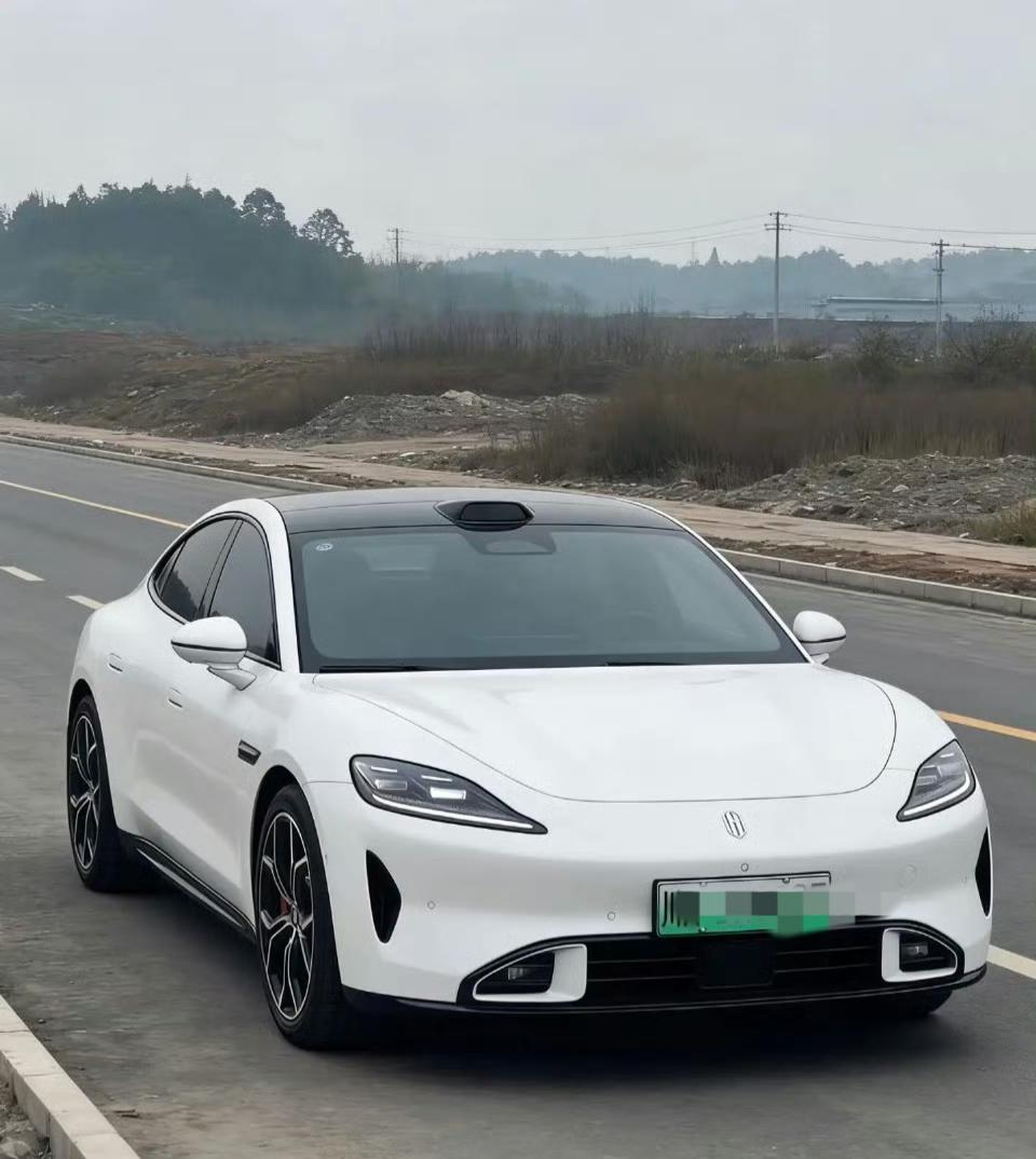 尚界轿跑，又是一款类似小米yu7的车型，亦或是所谓的“保时界”！鸿蒙智行其