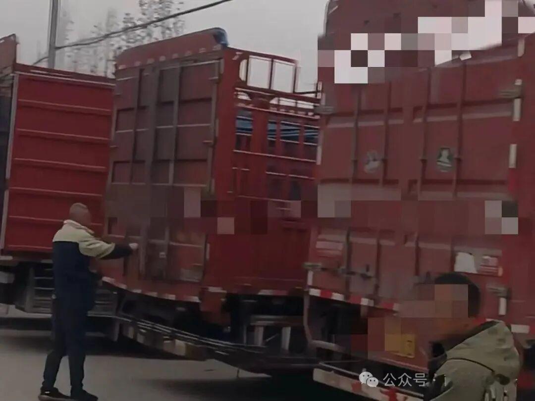 曝河南一工厂禁止燃油车进厂装货近日网络曝出，河南许昌一陶瓷工厂直接下禁令，燃