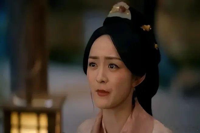 家人们，《折腰》第32集预告一出，直接燃爆屏幕！大乔一改往日温婉，冷脸硬刚亲爹乔