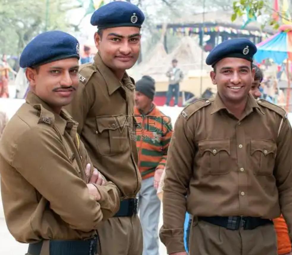 印度对中方实施长臂管辖，扣押一批精密机床，希望北京能低头服软！纳瓦西瓦港的那
