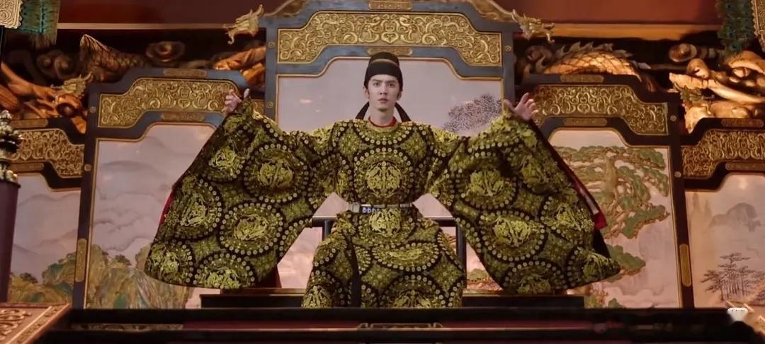 这大扑棱蛾子衣服