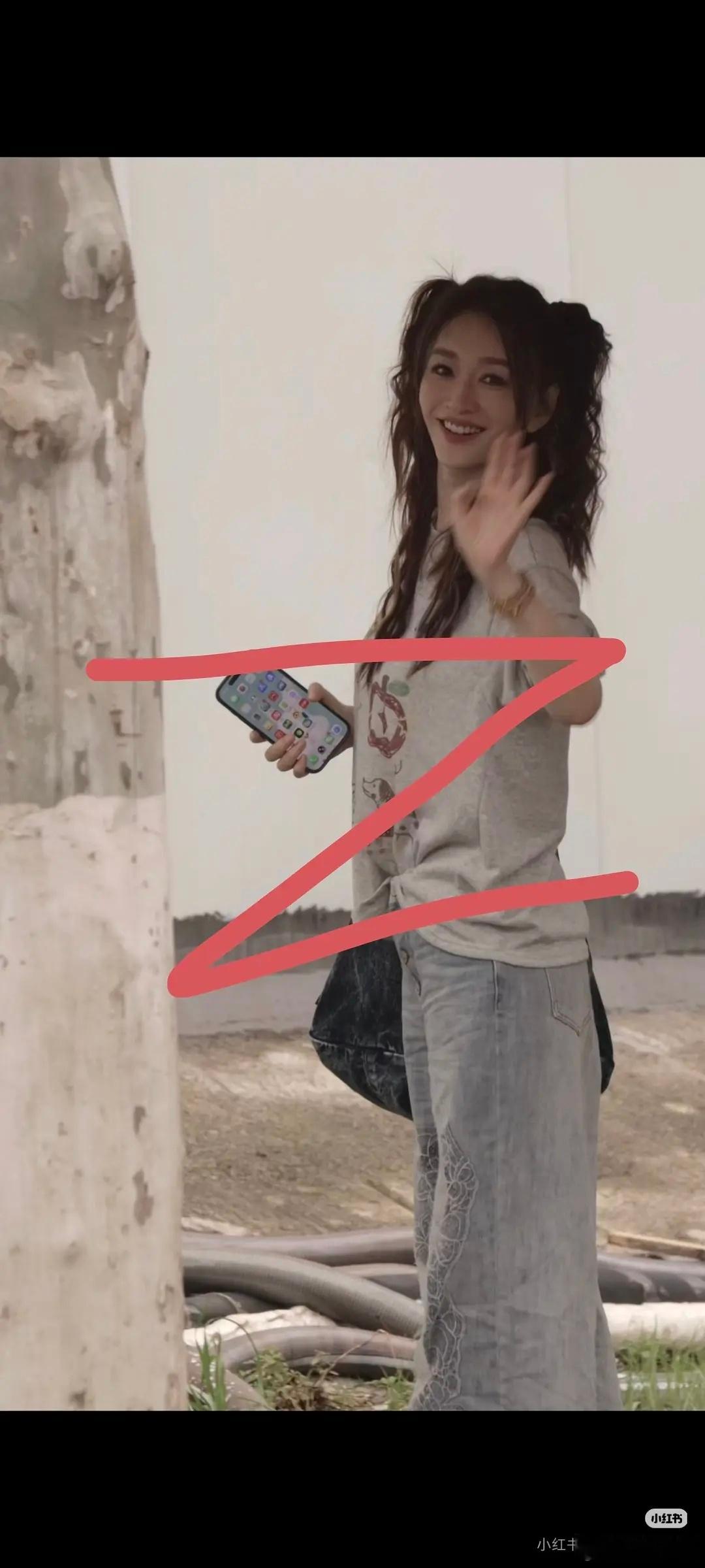 李小冉泡面发型不如彩排的好看啊