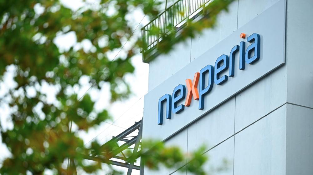 中国不仅成功拿荷兰立威，更让西方明白同一个道理。随着安世半导体风波以荷兰作出妥协