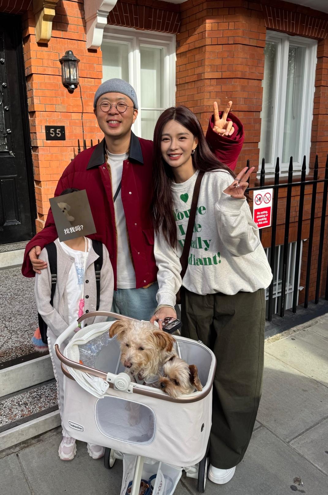 在国外街头撞见杜海涛沈梦辰啦！俩人裹着松弛的日常穿搭，胳膊自然搭着对方肩膀，笑起