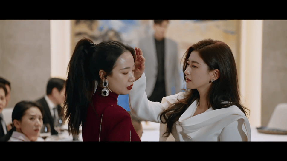 蜜语纪预告含瓜量一分钟演完三十集高能剧情，正妻小三对线火药拉满，朱珠从美艳阔太变