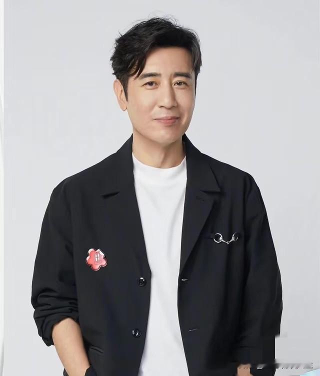 于和伟真该“退圈”了！都54岁了还这么“卷”，让同龄演员咋活？