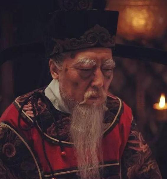 1565年，85岁的严嵩被抄家，抄出3万多两黄金，300万两白银，珍宝古玩更是不