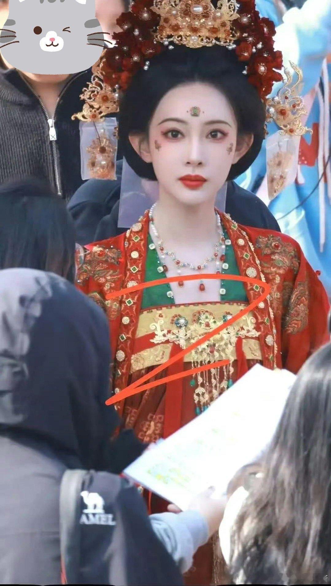 孟子义《尚公主》大婚路透，红配绿hold住了吗