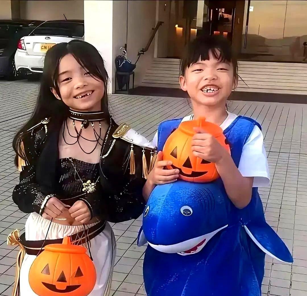 郭富城饭局言论被传贬低熊黛林女儿，网友却翻出熊黛林Dior走秀旧照，高级感侧脸狠