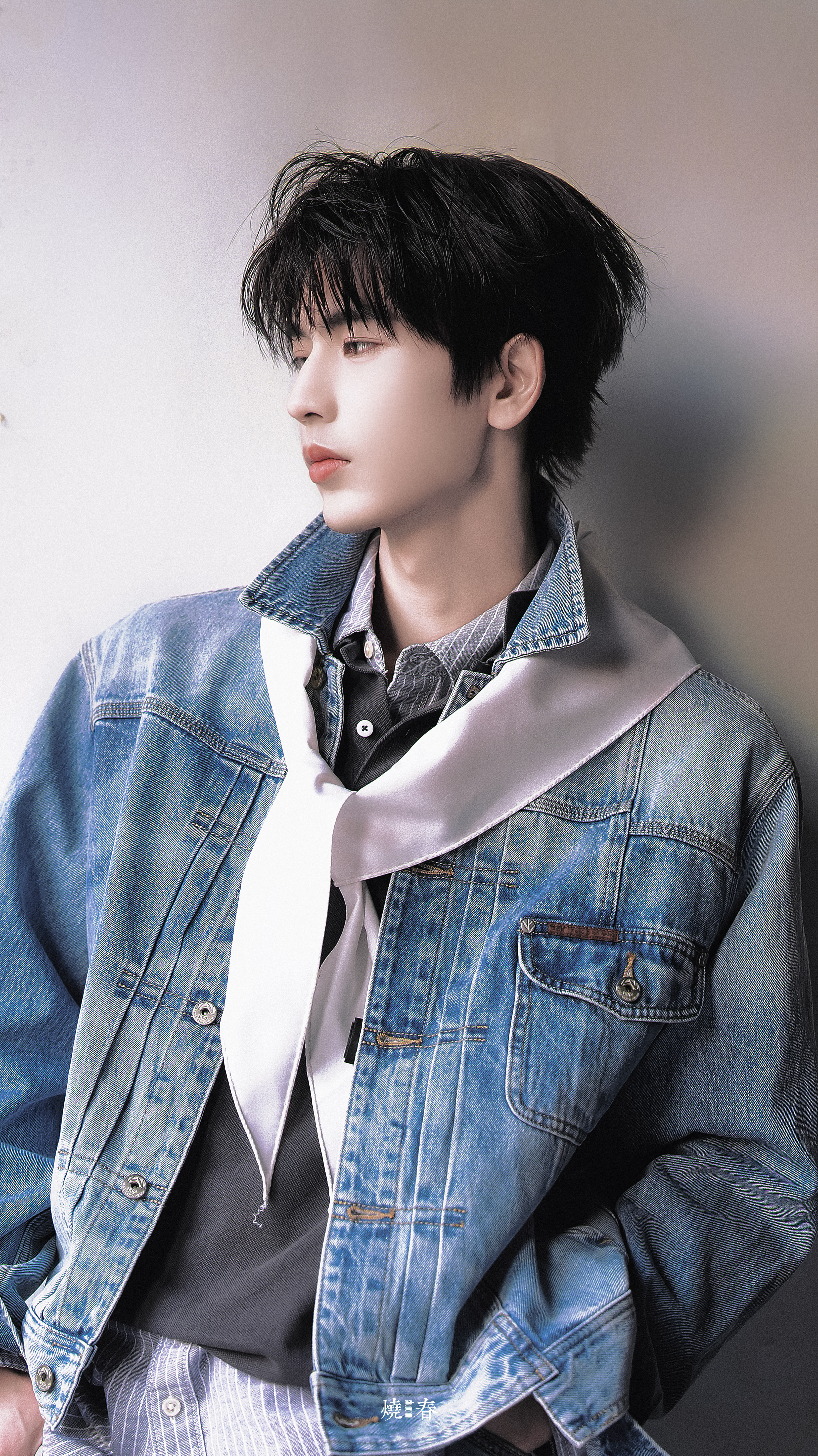 张凌赫杂志24小时战报🈶就这个张凌赫优秀✌🏻张凌赫工作室连续删两条视频