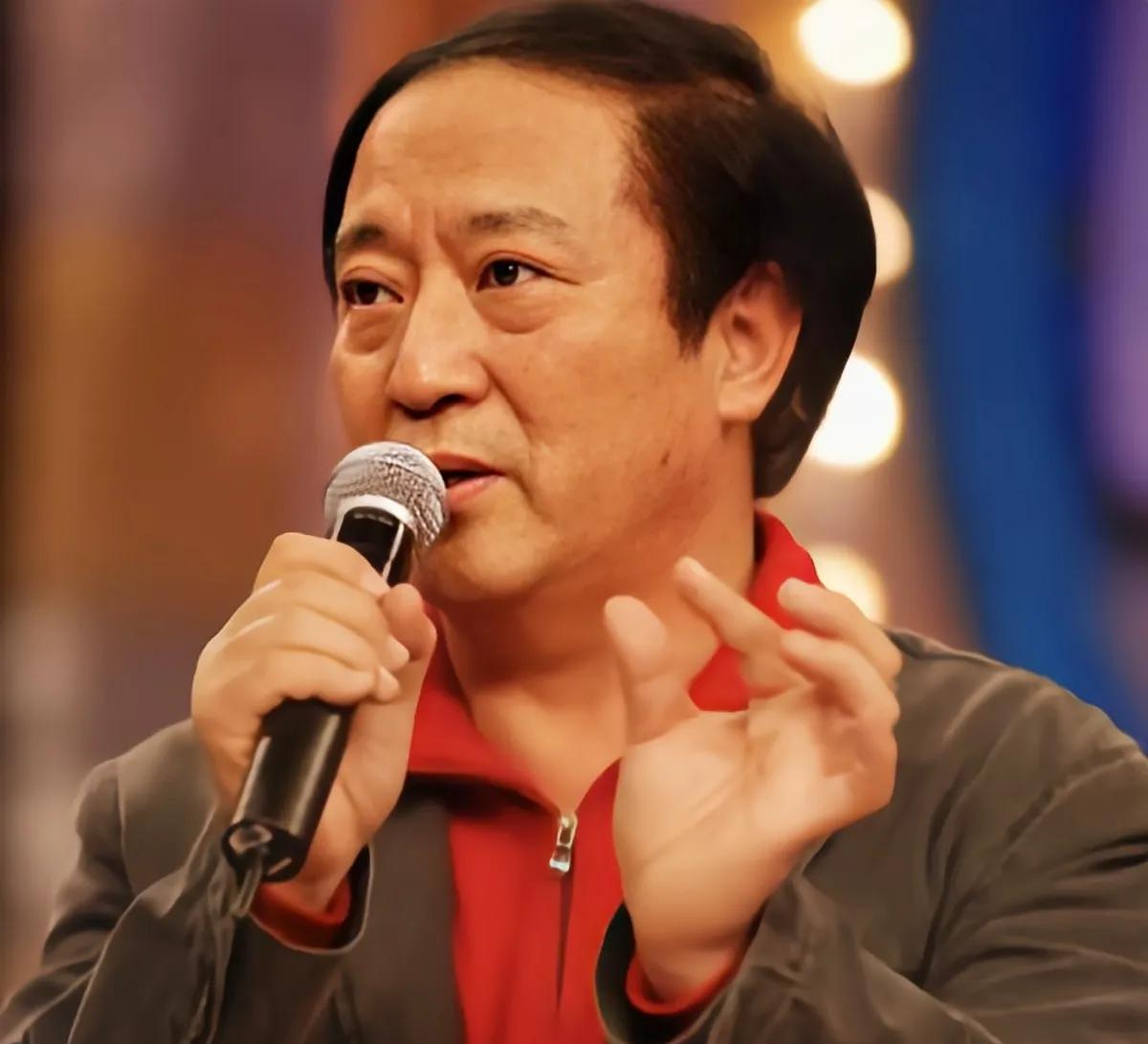 牛群老师，进啥德云社养老，开启直播说相声，带货轻轻松松把钱赚网上都在传牛群老师