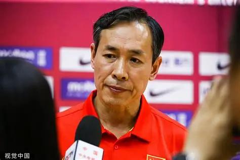 女篮还是在吃老本，许利民在低谷期接手了女篮，韩旭，小宝，王思雨，李梦，黄思静等球