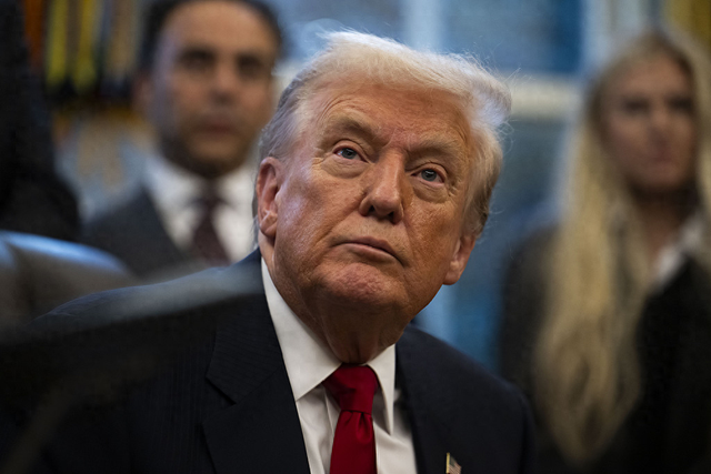 特朗普一个多月购债券逾八千万美元, 涉及受益于其政策的行业