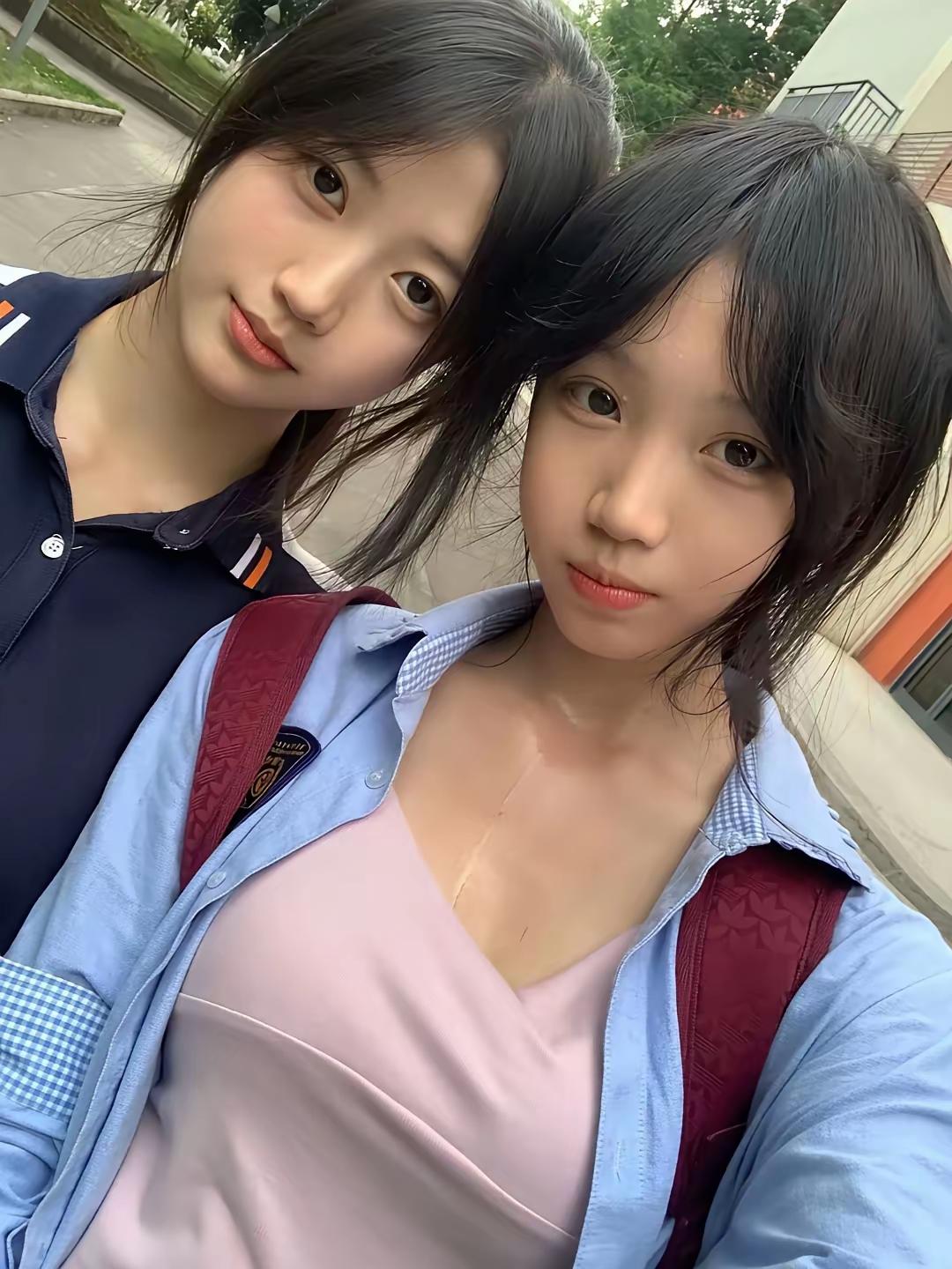 闺蜜日常穿搭，青春洋溢，一起出街！👭💕闺蜜穿搭对比