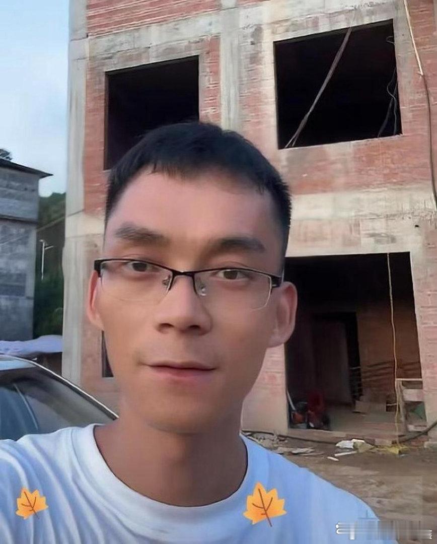 唐尚珺现在估计肠子都悔青了。他后悔的不是花了近33万建房，也不是哥哥出了10来万住二楼，而是当初没分