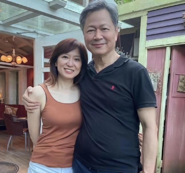 从“台湾封杀”到“大陆抢人”！赖岳谦夫妇移居见证两岸人心 麻烦看官老爷们右上