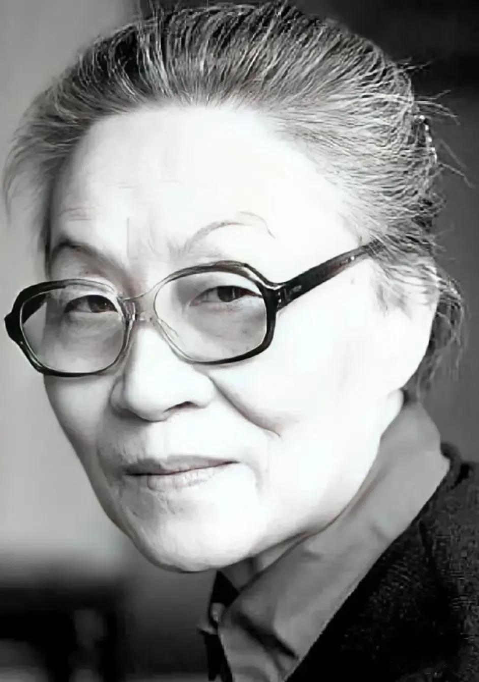 杨绛先生曾劝慰世人：“过去的，过不去的，最后都会过去。那些你想不通，看不透，理不