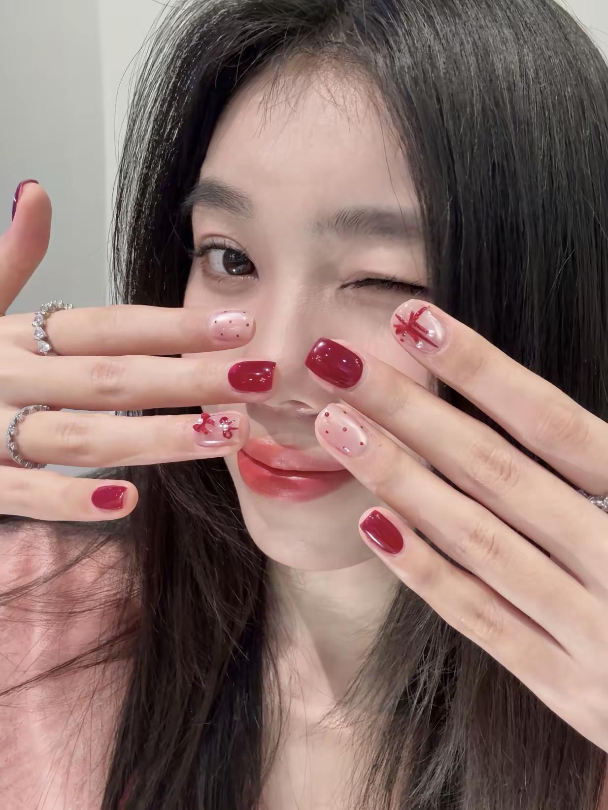 红色猫眼新年美甲来咯🍎这个显白美甲美甲教程新年美甲