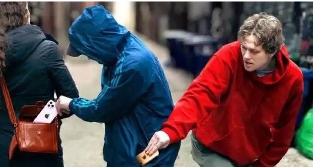 据说，欧洲的小偷居然达成了一种共识，那就是可以去偷中国人的钱财和物品，但是绝对不