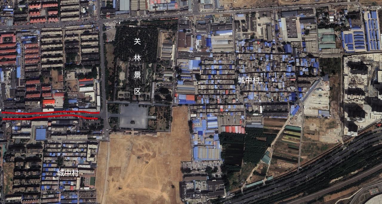 洛阳关林景区的发展也是任重道远，景区小，周边脏乱差，混乱。洛阳以前的三大景区，