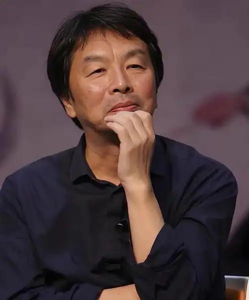 “一语惊人！“北大才子”刘震云直言：不读红楼梦，不知道上流社会有多渣；不读水浒传