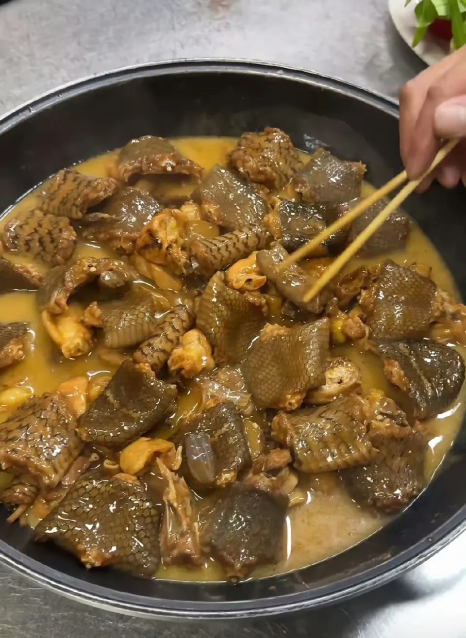 来个广东人，给我介绍一下这份是什么肉？​