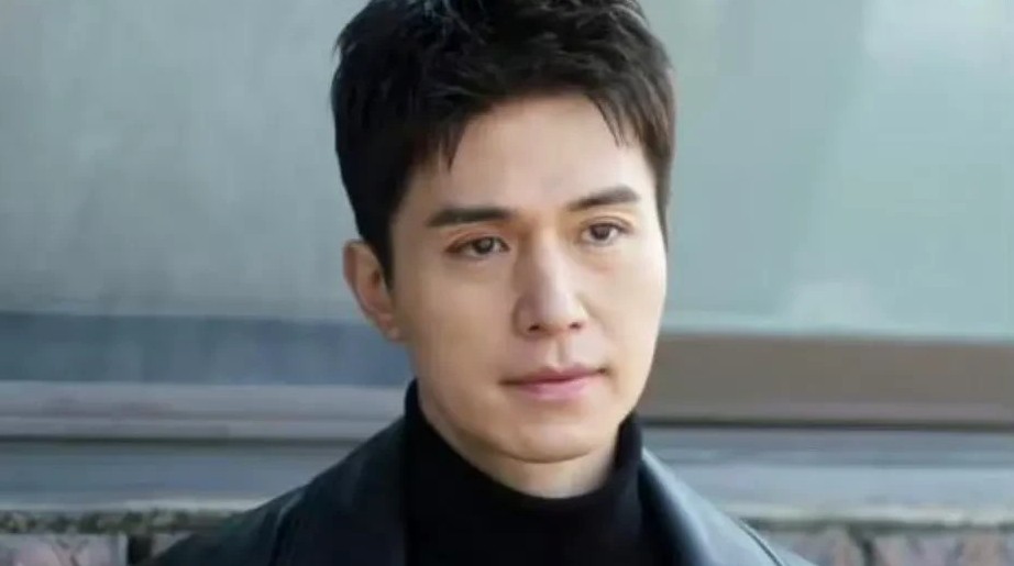 男神李栋旭变老了…曾出演《我的女孩》《鬼怪》等大爆剧的李栋旭近日被网友吐
