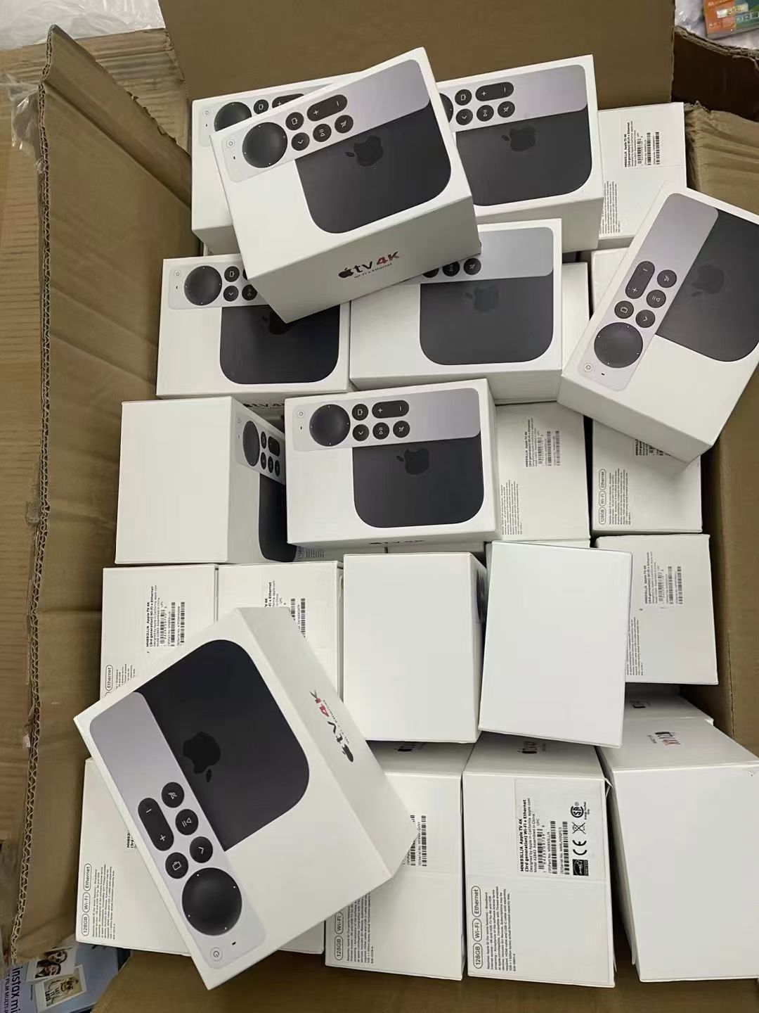 美版TV三代，全新原封的，64G，一千四百多，有人要吗