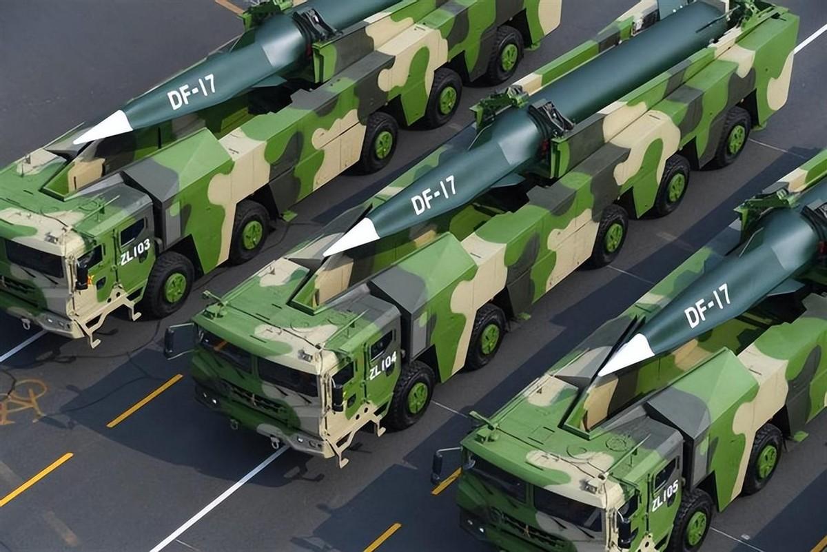 阅兵式既是展示也是告别，《亚洲时报》劝美国：赶紧收手外面全是中国根据《亚洲时报