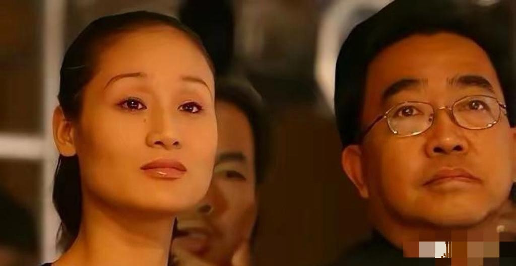 2005年，大画家陈逸飞突然离世，年仅59岁。当时，他30岁的妻子宋美