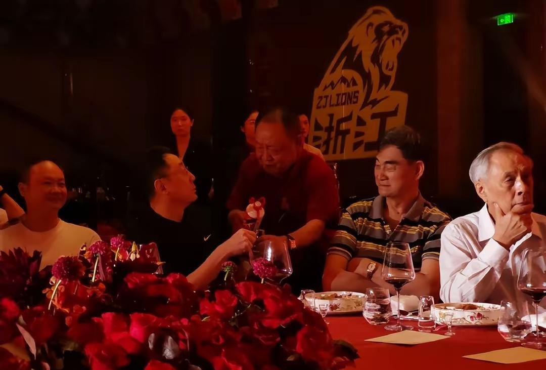 李春江回归广厦，夺冠庆功宴，有情有义，格局彰显，打脸多少俱乐部！20年磨一剑，