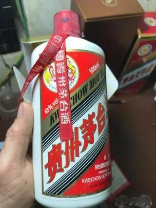 飞天茅台今起涨价，老农：就算涨到一万，跟咱也没半毛钱关系！一觉醒来，掏出手机