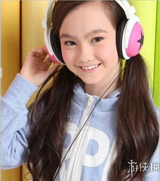 2010年12月,香奈儿·辛普森受邀前往拍摄百集儿童电视剧《星际精灵蓝