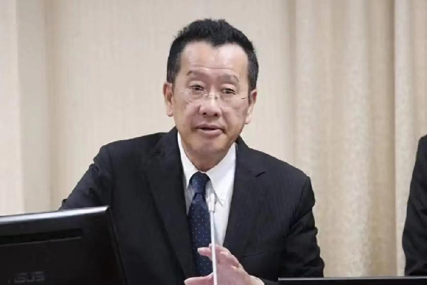 12月25日，台湾防务部门负责人顾立雄对媒体说:“昨天，我与日本前法务部长铃木馨