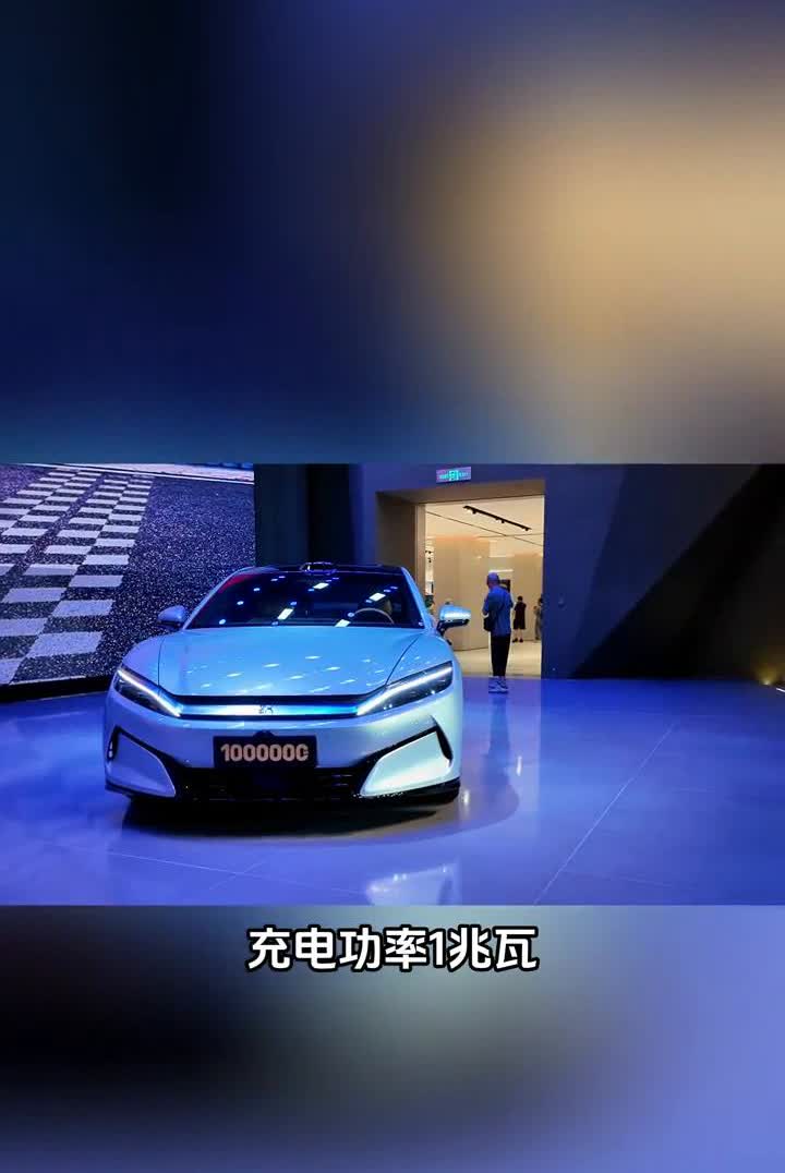 百万强汉。上市5年，均价20万，销量突破100万辆。没错，以上说的就是比亚迪