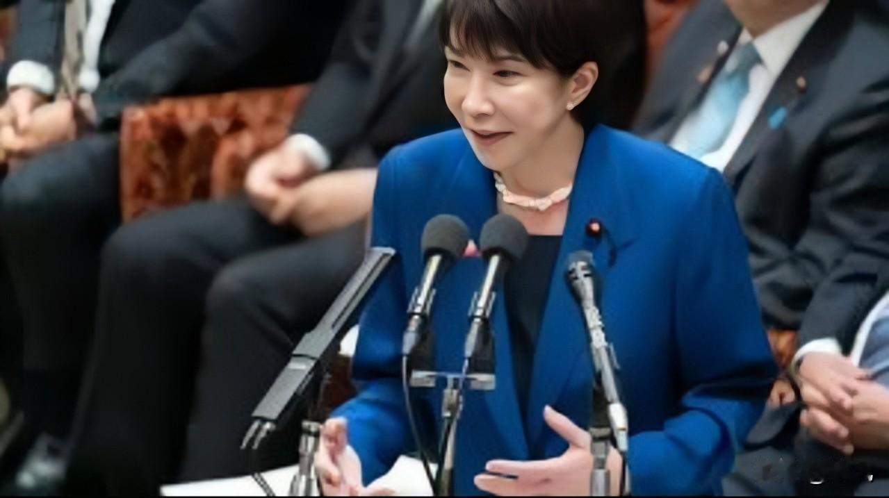 高市思苗太会装了！​11日22日，高市早苗在出席南非G20会议，结果迟到一个多