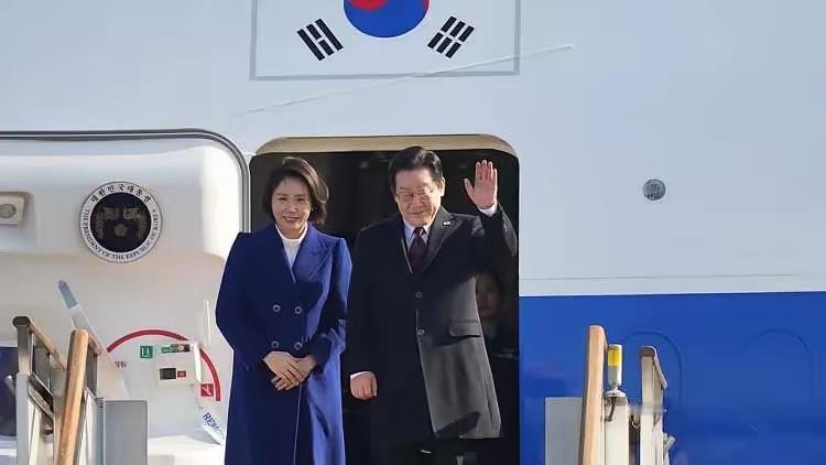 韩国总统李在明上任仅七个月就率团访华，不仅带着三星、LG等四大财团掌门人和超20