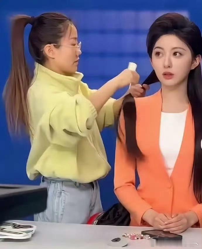 这就是那个传说中的素颜第一的艺考女孩吗？小小的脸上全是五官上镜想不好看都难
