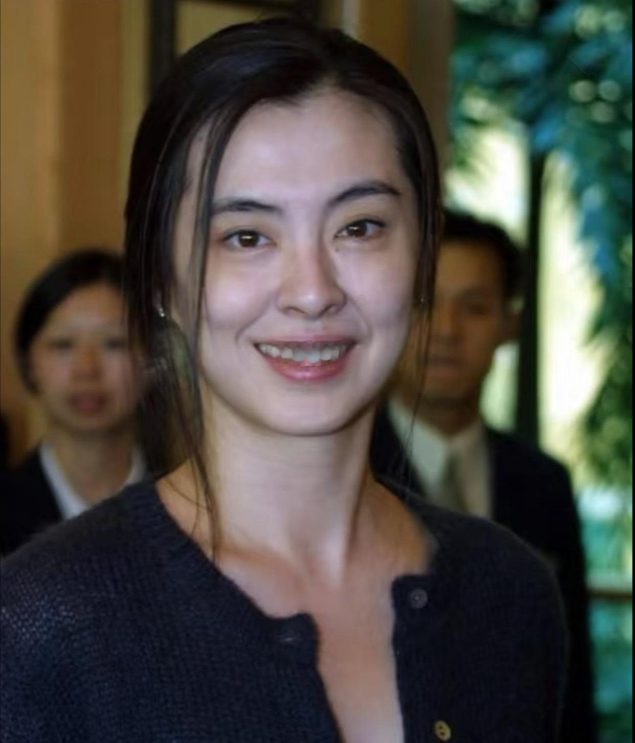 40岁王祖贤旧照，这样的绝世美貌会有负担吗​​​