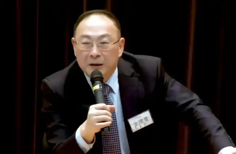 金灿荣教授这番话说到骨子里了！中国早就没必要再三要求日本就侵华罪行道歉了。道歉从