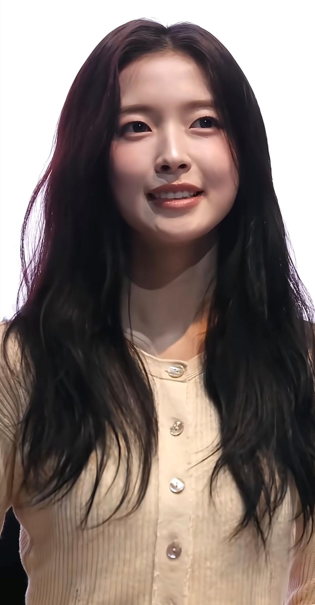 这颜值也是无敌了，应该算是天花板之一了！其实韩国人，跟中国人的容貌特征，是很像的