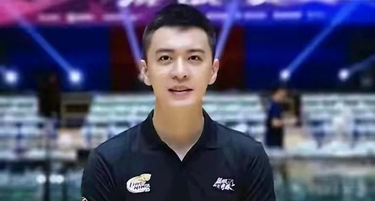 辽宁队开局就是王炸。辽宁队上赛季因为张镇麟受伤了，锋线攻击性下降