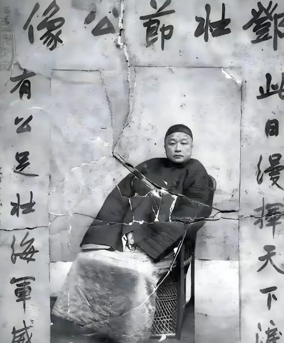 这才是清未民族英雄<em>邓世昌</em>的真实容颜，这不是演员所饰演的，也是<em>邓世昌</em>将军唯一留下的