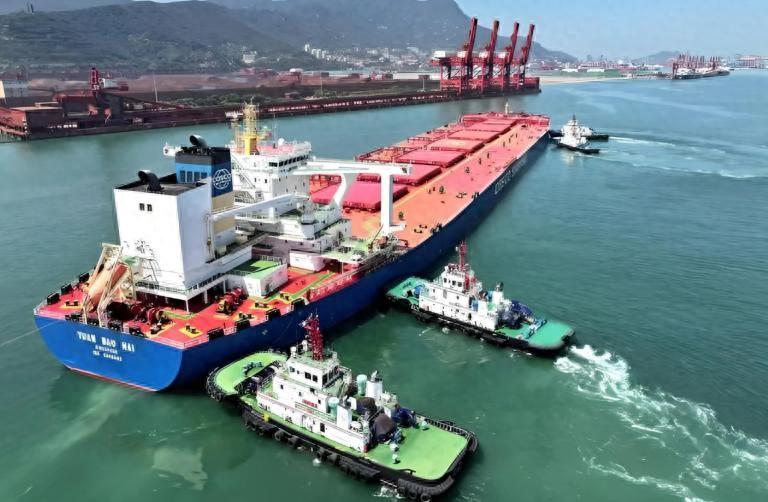 公海亮剑？美军悍然截扣中国货轮，撕开霸权遮羞布！时隔22年，美军复刻“银河号